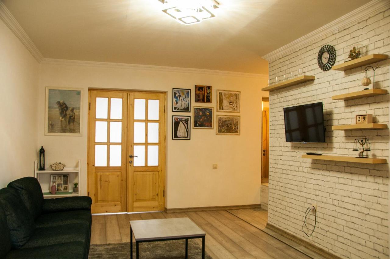 Apartment Near Church Tbilisi ภายนอก รูปภาพ