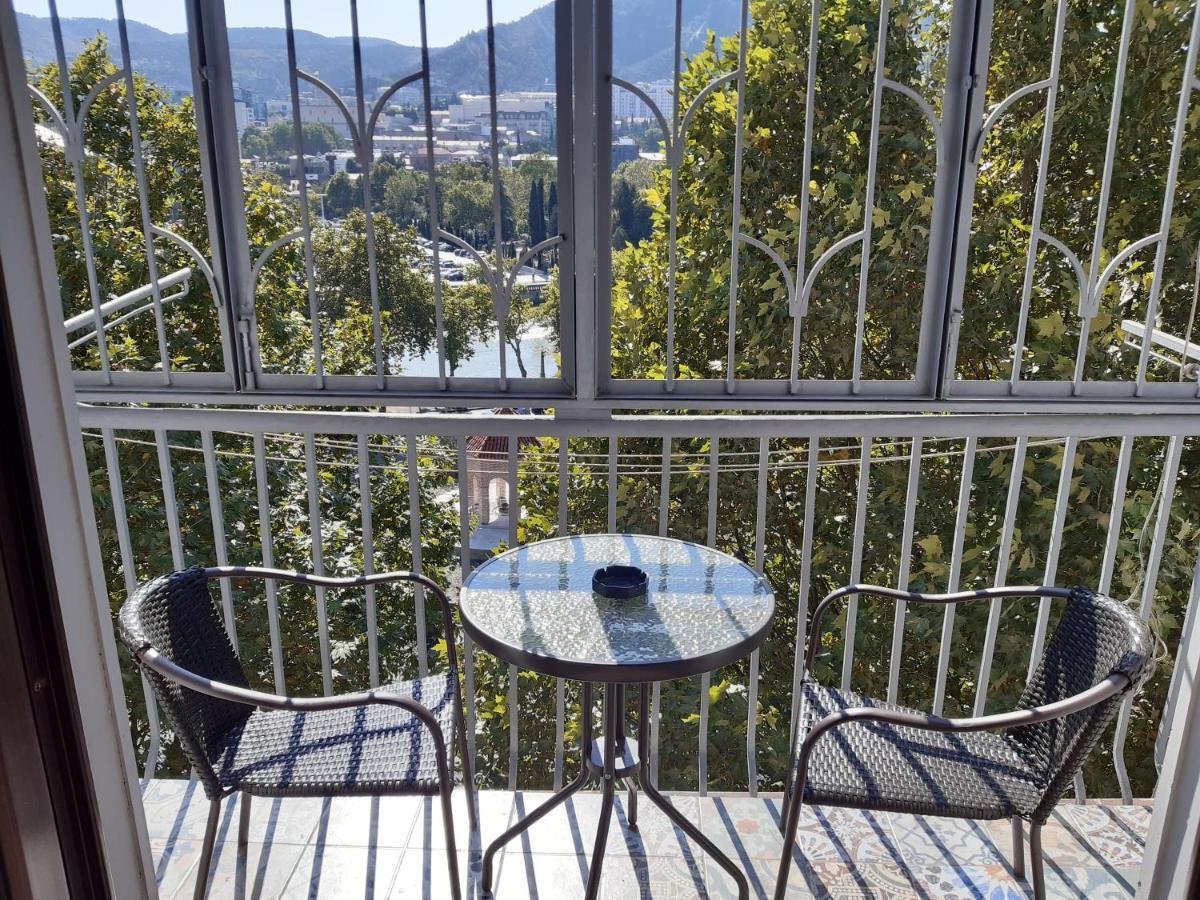 Apartment Near Church Tbilisi ภายนอก รูปภาพ